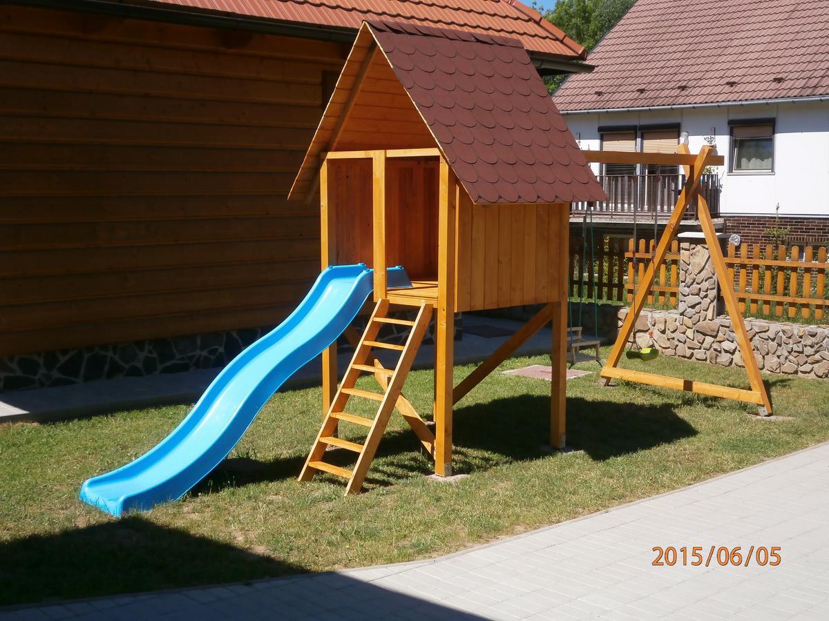 Zrubovy Dom Silvia Villa Trstené Exterior foto